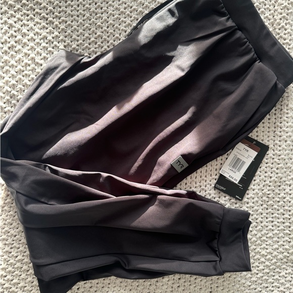 TYR Black Elevated Jogger SIZE LARGE - Picture 1 of 2